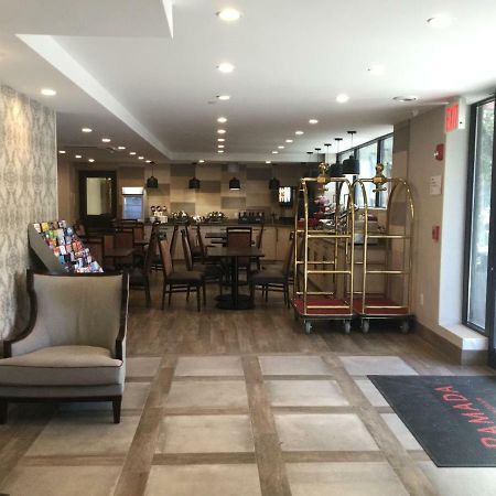 Hotel Ramada By Wyndham Bronx Terminal Nueva York Exterior foto