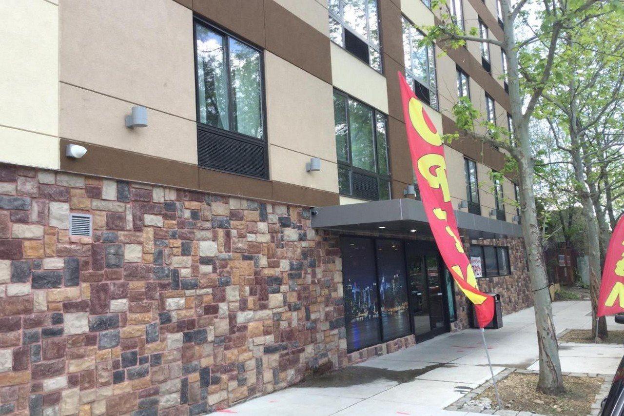 Hotel Ramada By Wyndham Bronx Terminal Nueva York Exterior foto
