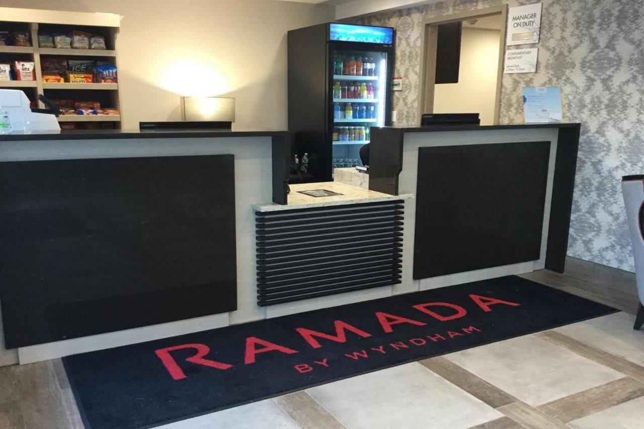 Hotel Ramada By Wyndham Bronx Terminal Nueva York Exterior foto