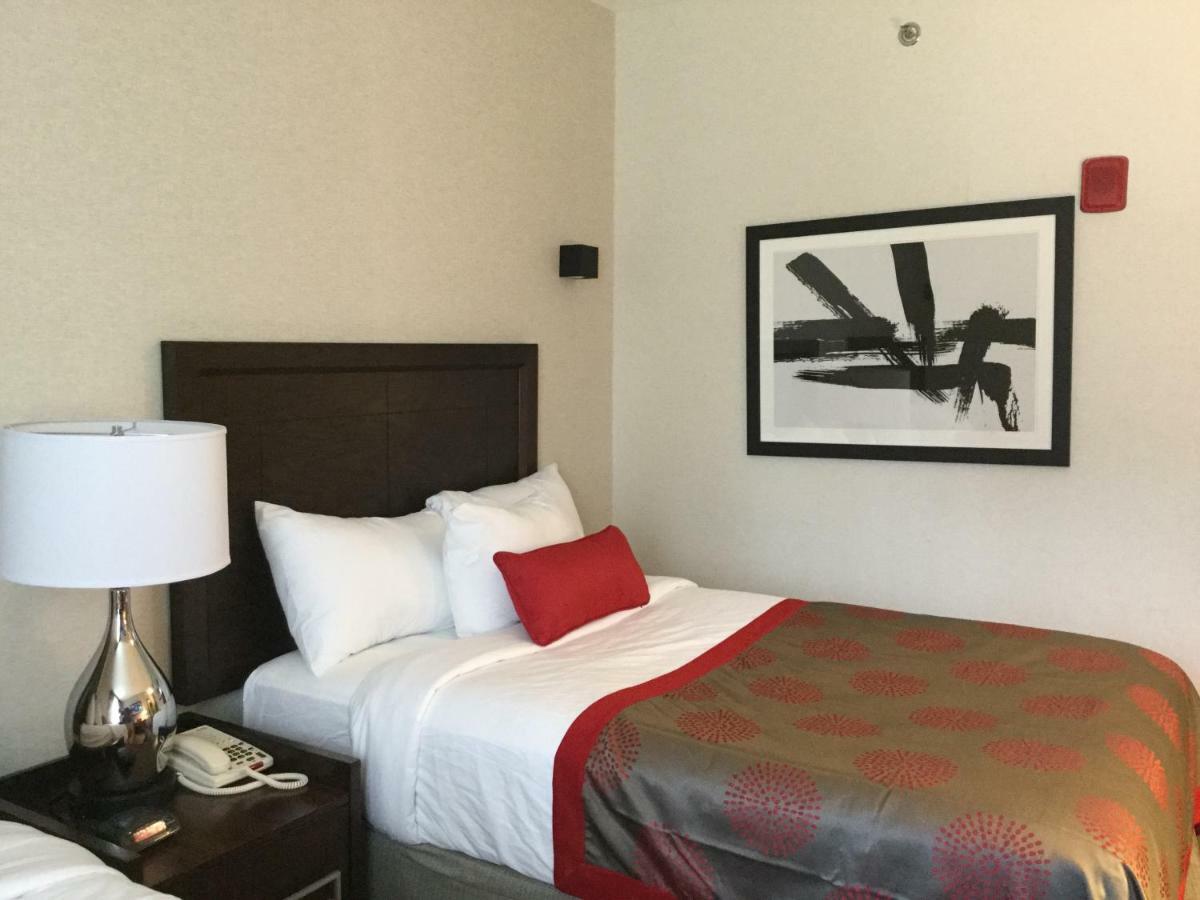 Hotel Ramada By Wyndham Bronx Terminal Nueva York Exterior foto